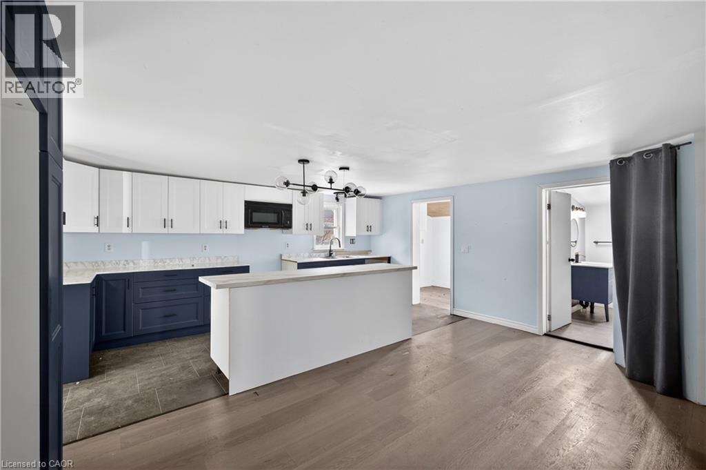 












527 BOND Street

,
Watford,




Ontario
N0M2S0

