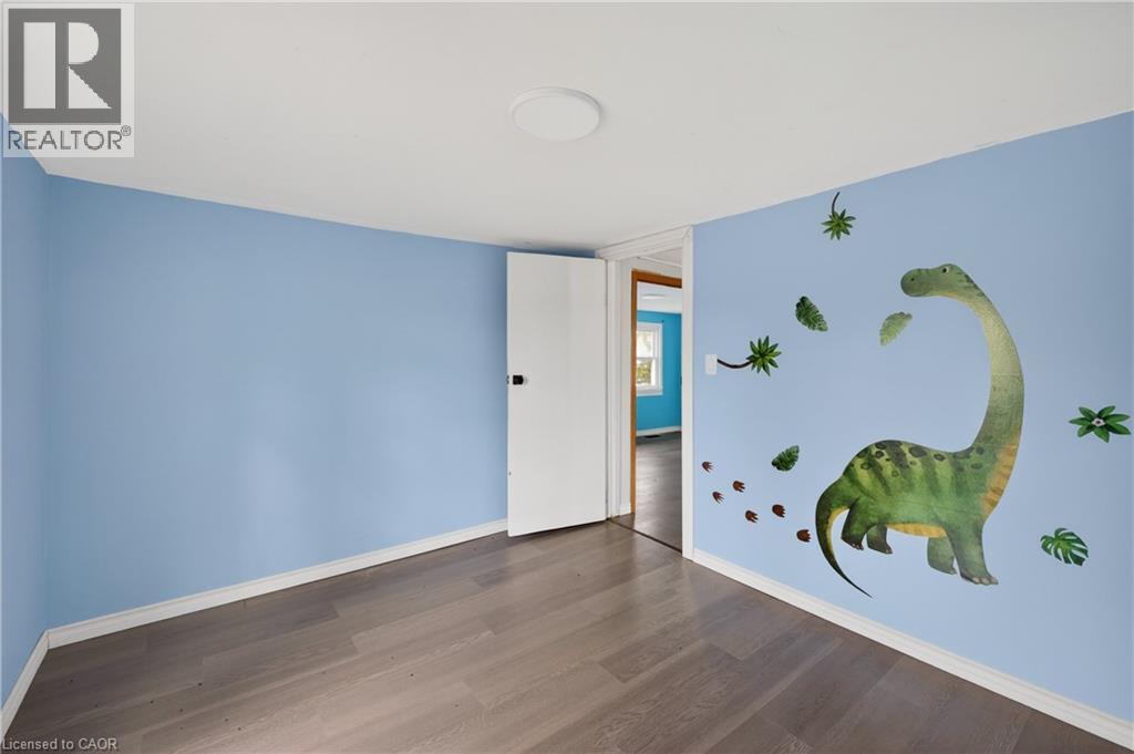 












527 BOND Street

,
Watford,




Ontario
N0M2S0

