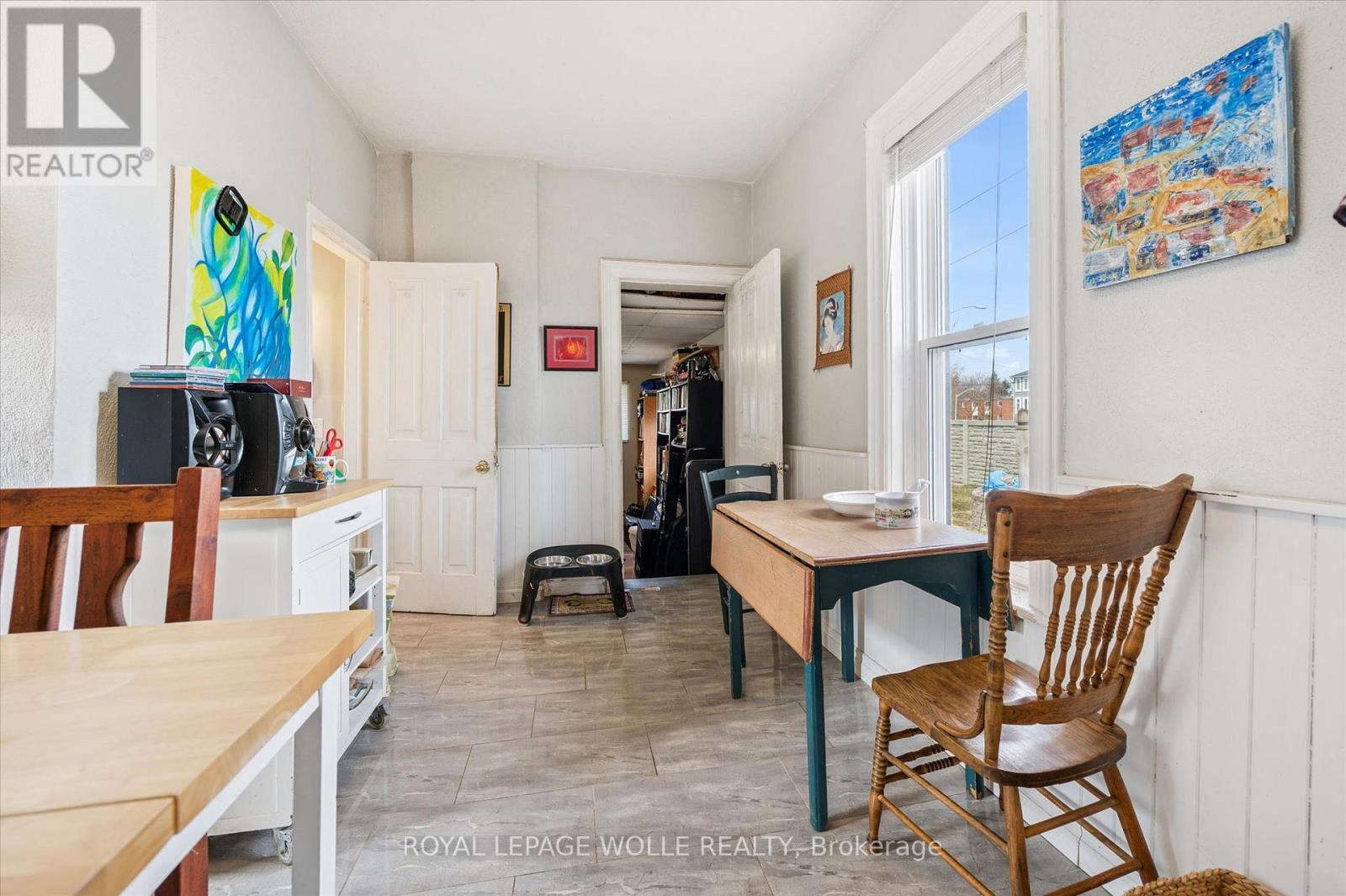












156 WELLINGTON STREET N

,
Kitchener,




Ontario
N2H5K1

