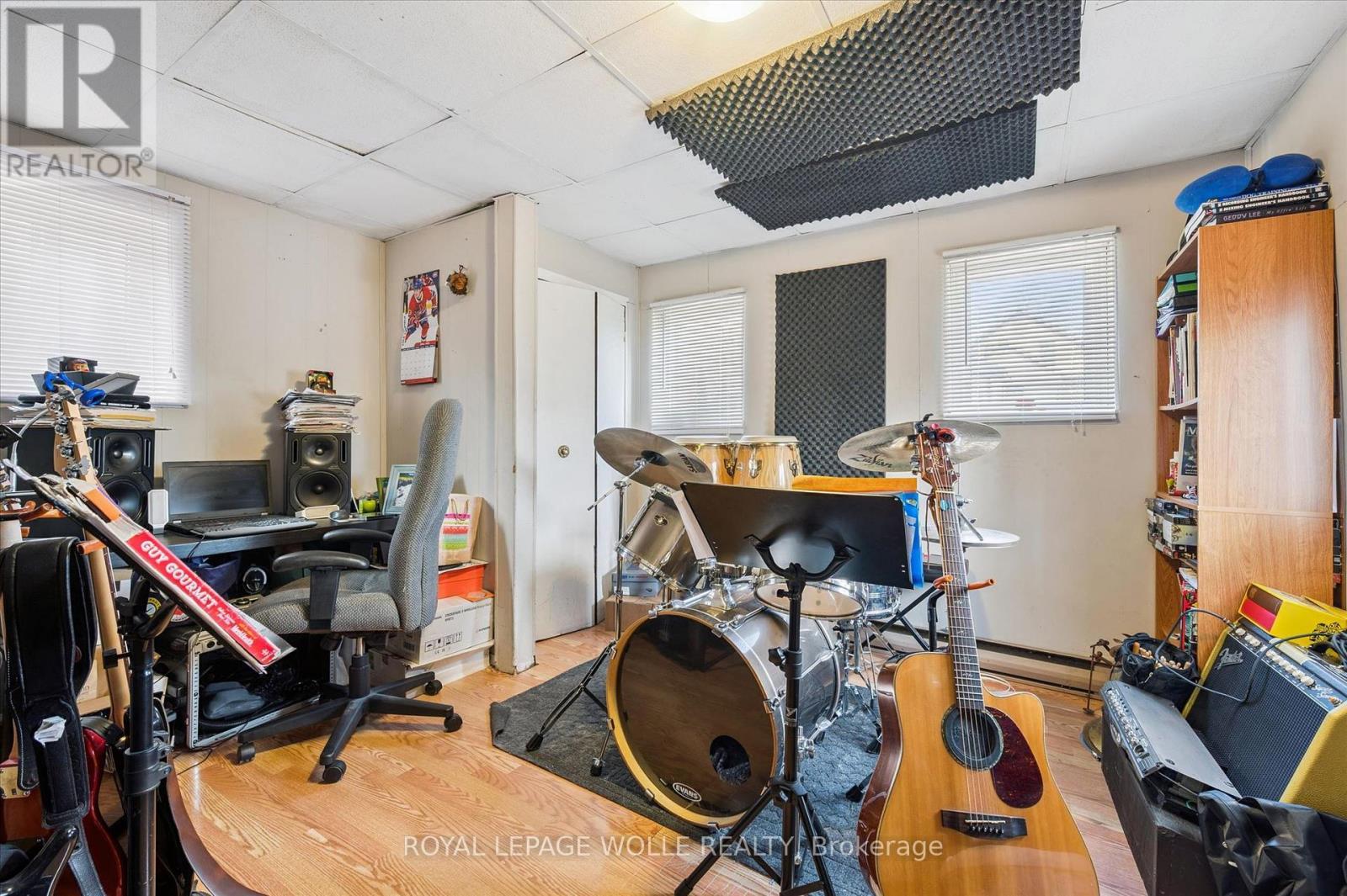 












156 WELLINGTON STREET N

,
Kitchener,




Ontario
N2H5K1

