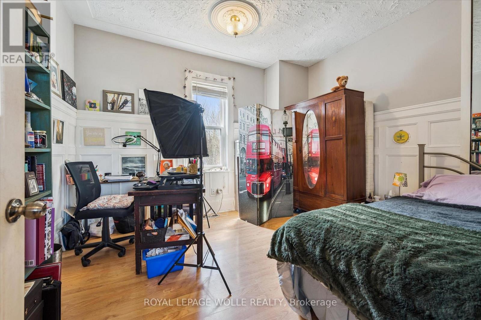 












156 WELLINGTON STREET N

,
Kitchener,




Ontario
N2H5K1

