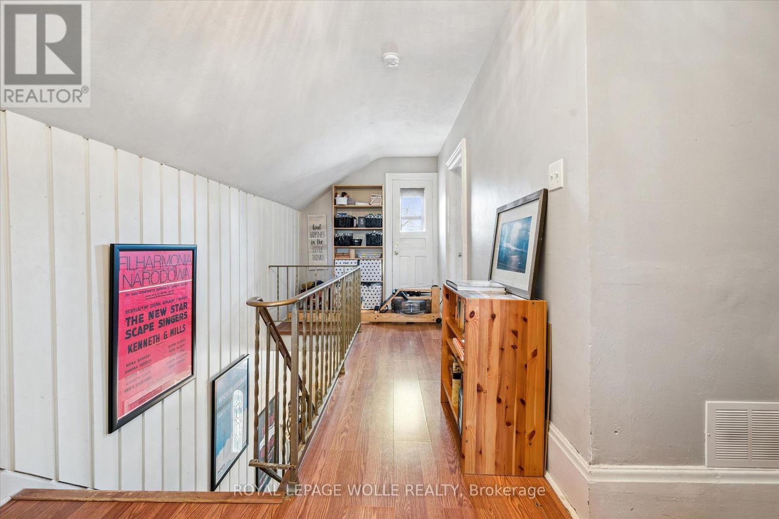 












156 WELLINGTON STREET N

,
Kitchener,




Ontario
N2H5K1

