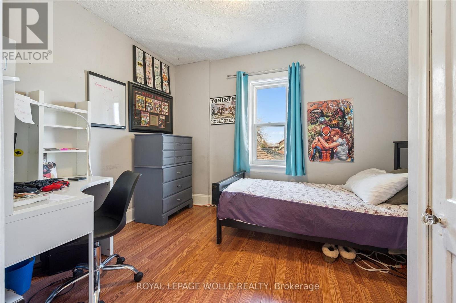 












156 WELLINGTON STREET N

,
Kitchener,




Ontario
N2H5K1

