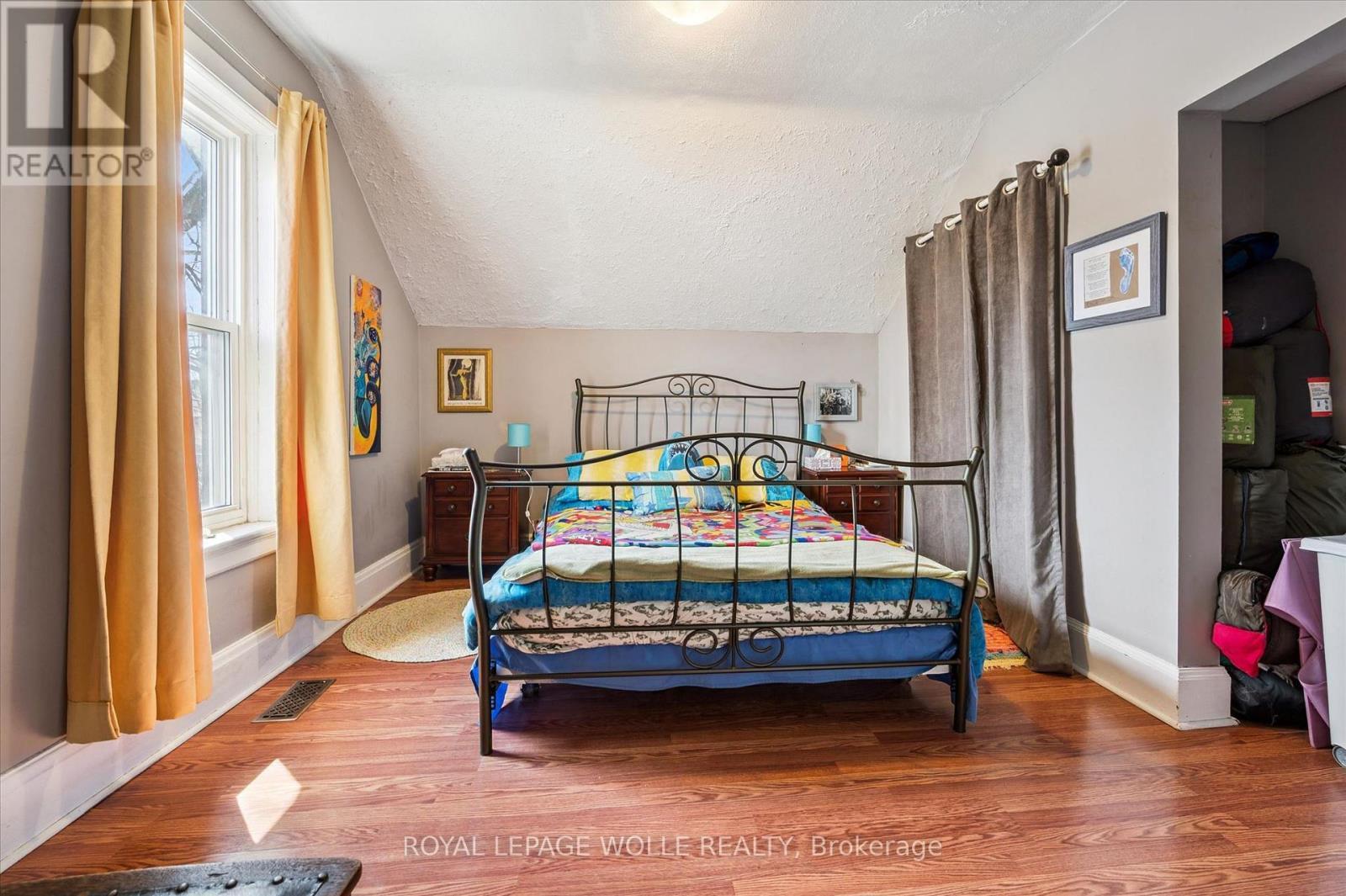 












156 WELLINGTON STREET N

,
Kitchener,




Ontario
N2H5K1

