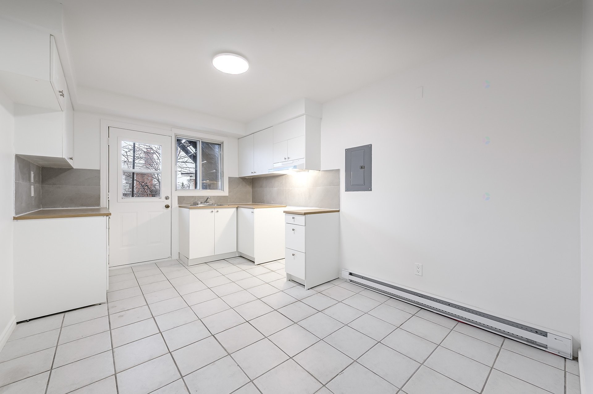 









8340


Boul. Langelier

, 4,
Montréal (Saint-Léonard),




QC
H1P2C1

