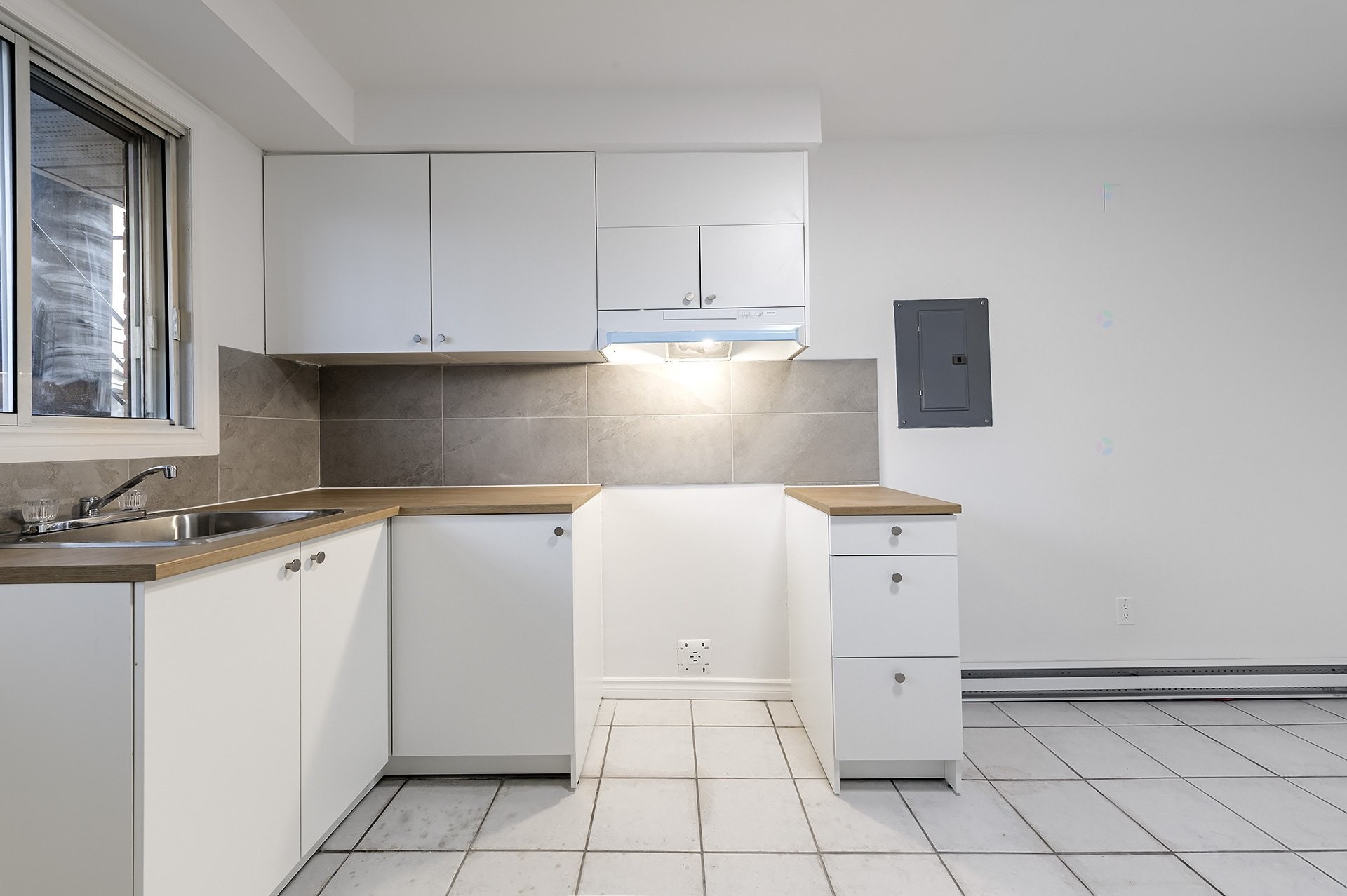 









8340


Boul. Langelier

, 4,
Montréal (Saint-Léonard),




QC
H1P2C1

