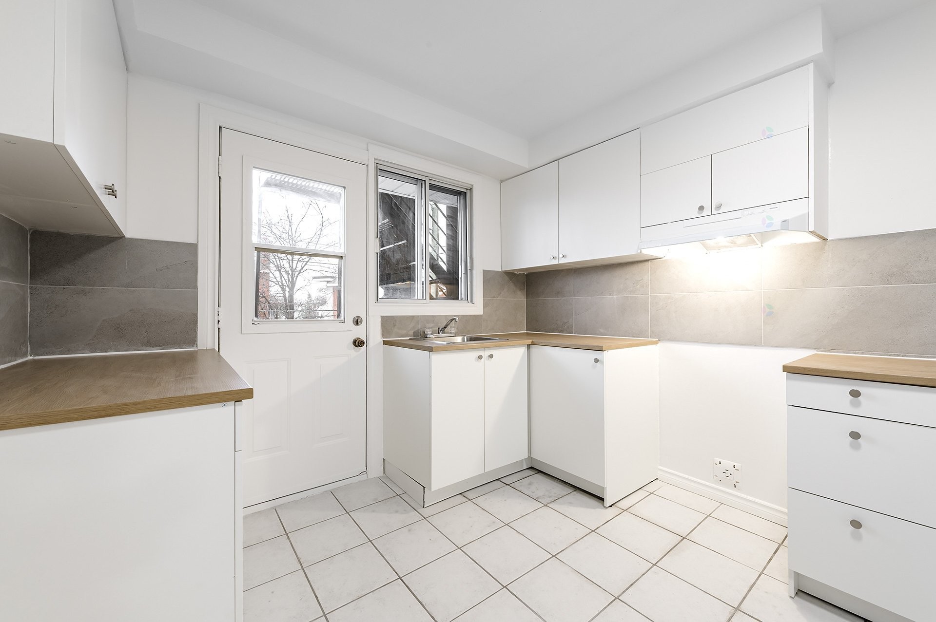 









8340


Boul. Langelier

, 4,
Montréal (Saint-Léonard),




QC
H1P2C1

