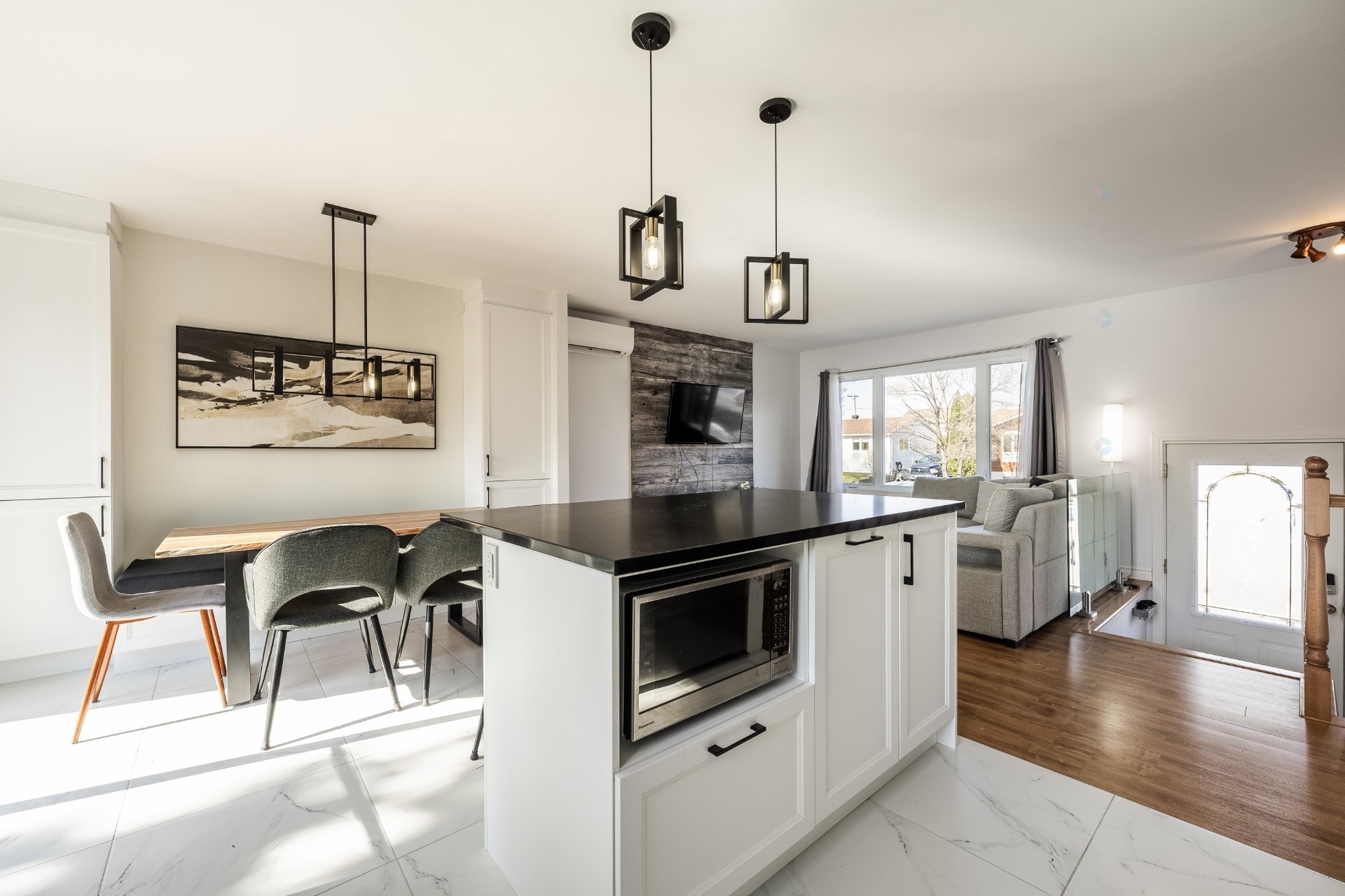 









630


Rue Claude

,
Beloeil,




QC
J3G4X4

