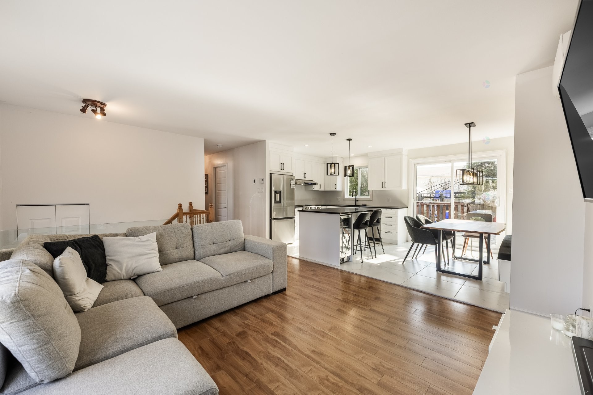 









630


Rue Claude

,
Beloeil,




QC
J3G4X4

