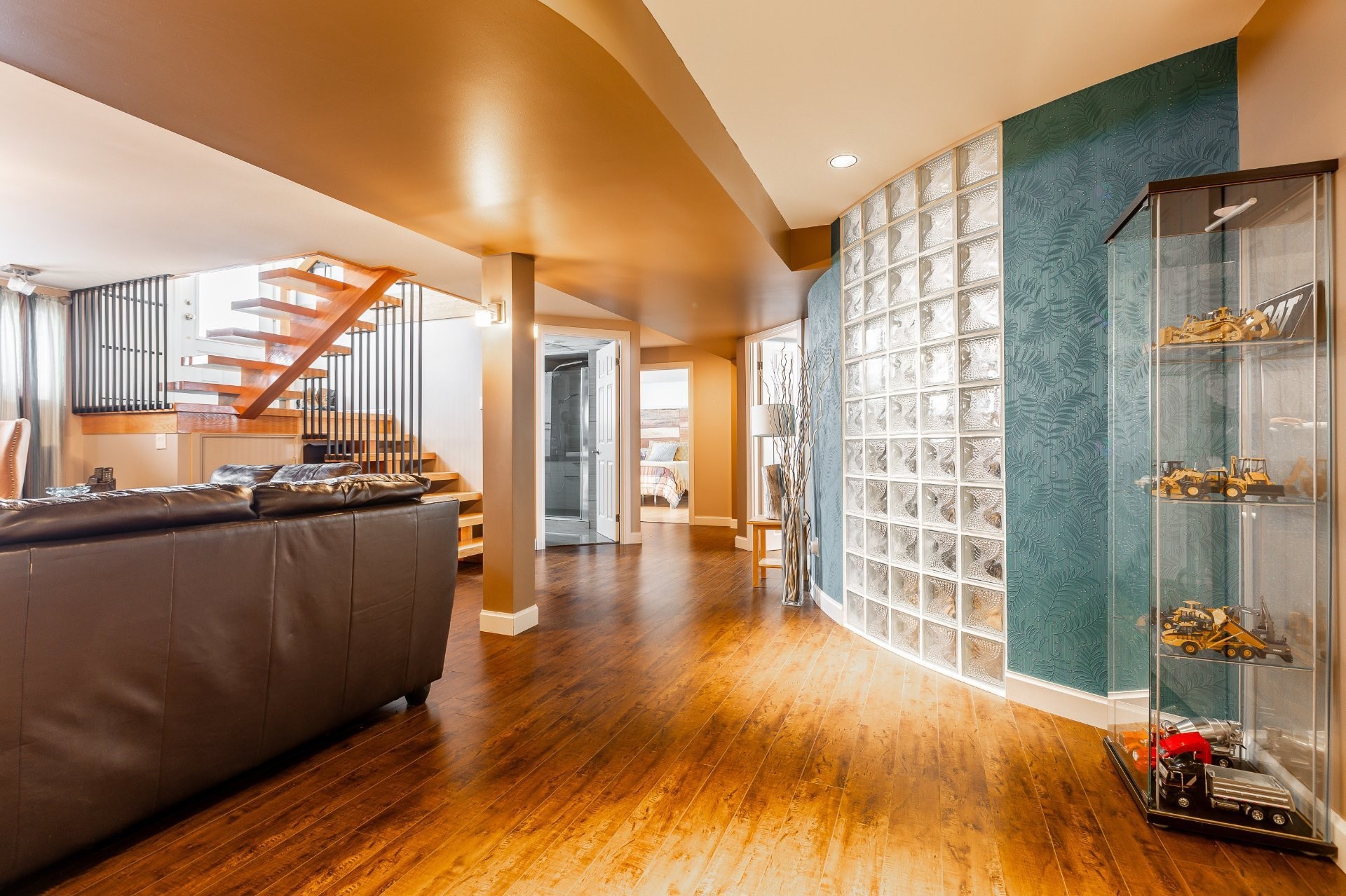 









24


Rue Amireault

,
L'Épiphanie,




QC
J5X2S2

