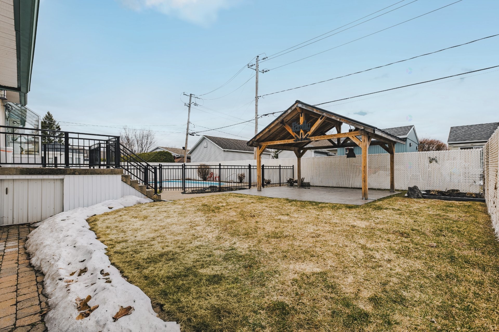 









24


Rue Amireault

,
L'Épiphanie,




QC
J5X2S2

