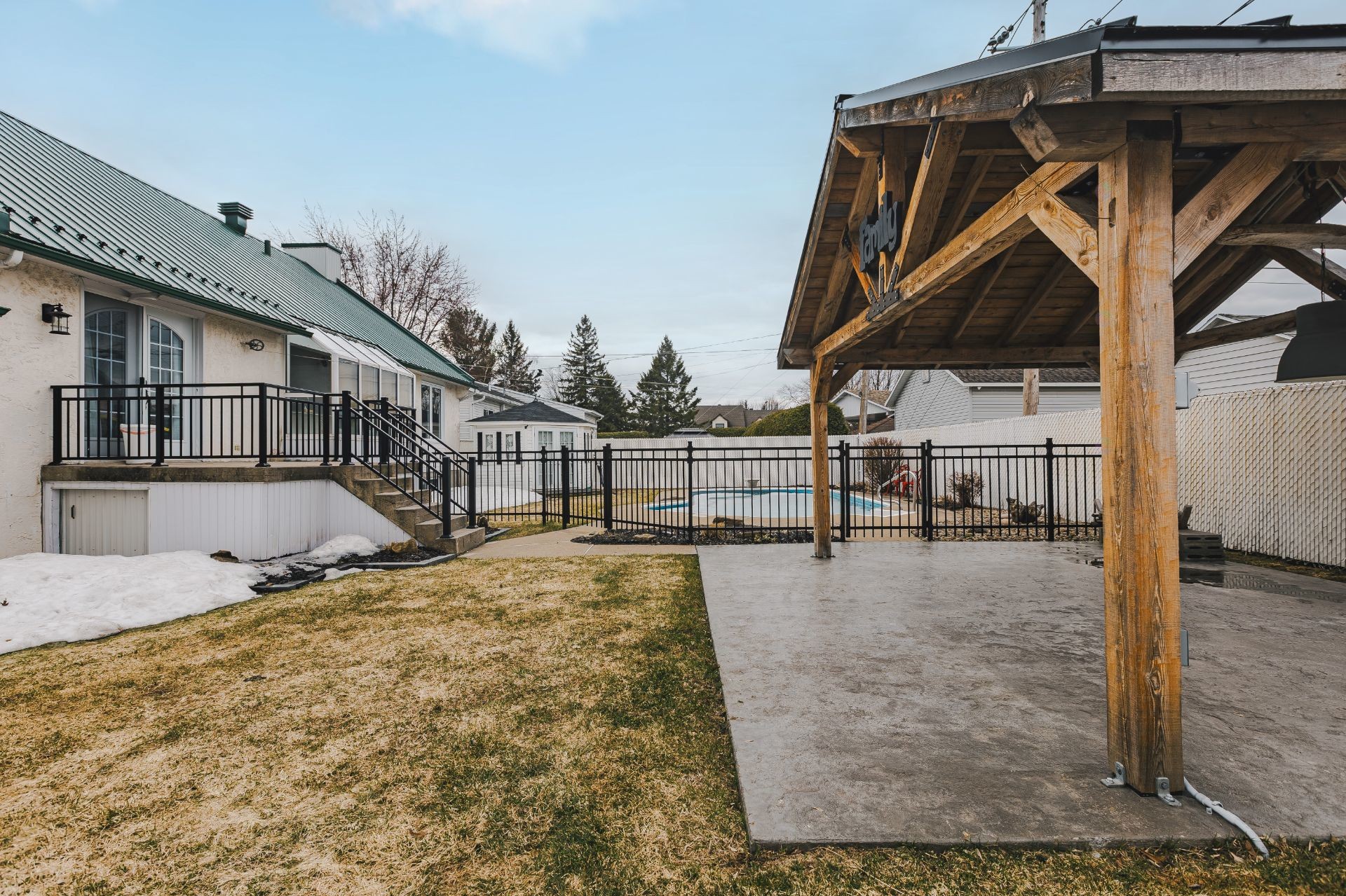 









24


Rue Amireault

,
L'Épiphanie,




QC
J5X2S2

