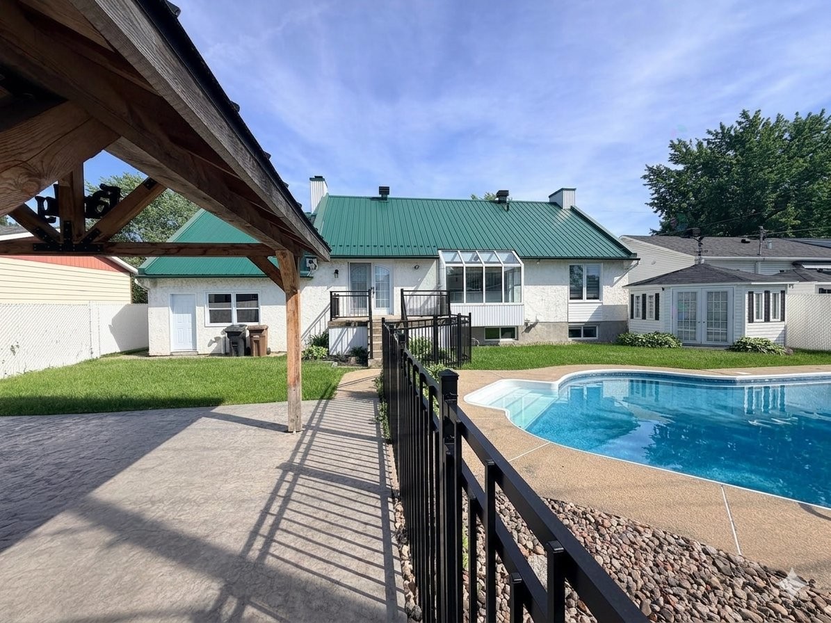 









24


Rue Amireault

,
L'Épiphanie,




QC
J5X2S2

