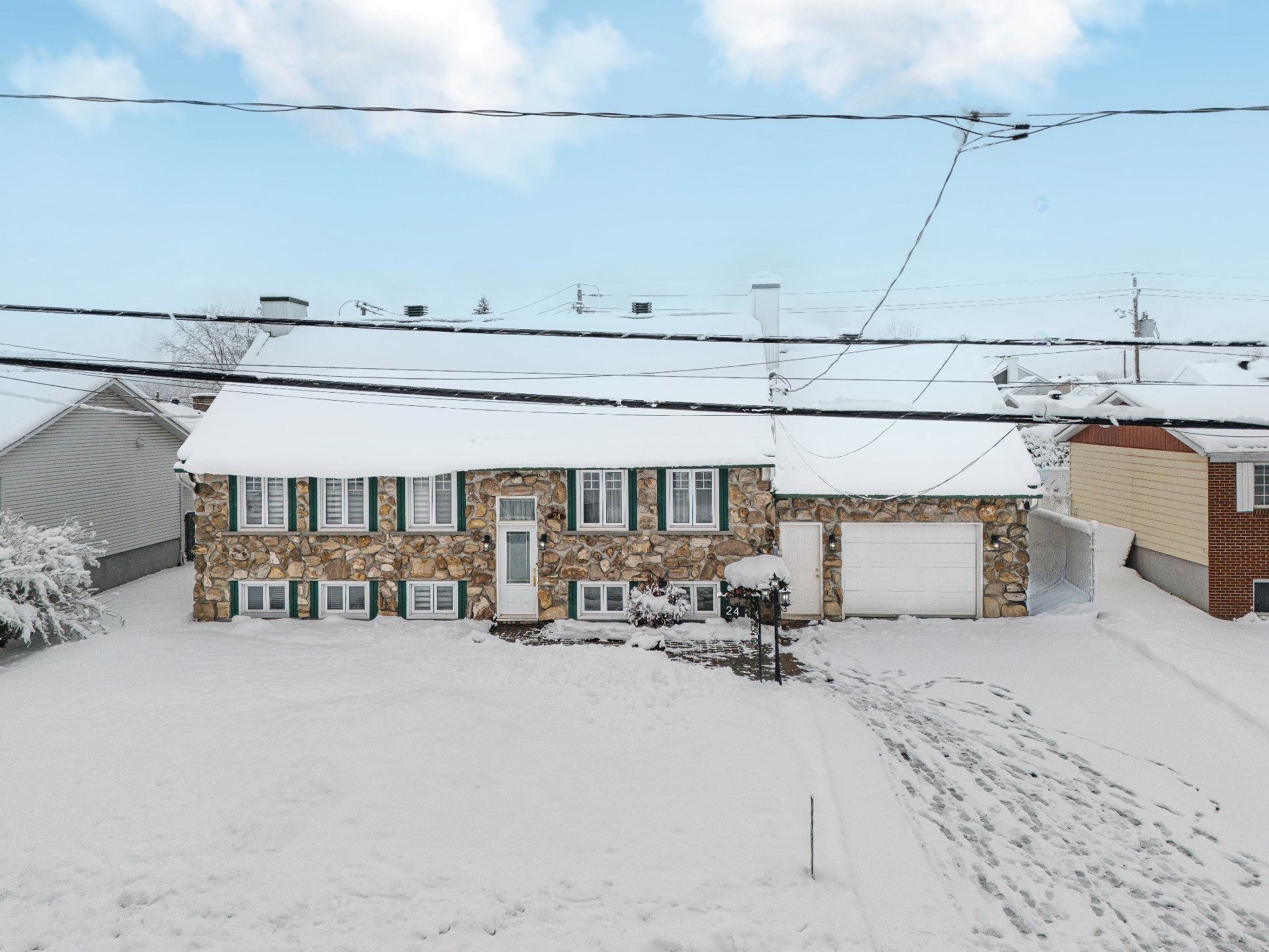 









24


Rue Amireault

,
L'Épiphanie,




QC
J5X2S2

