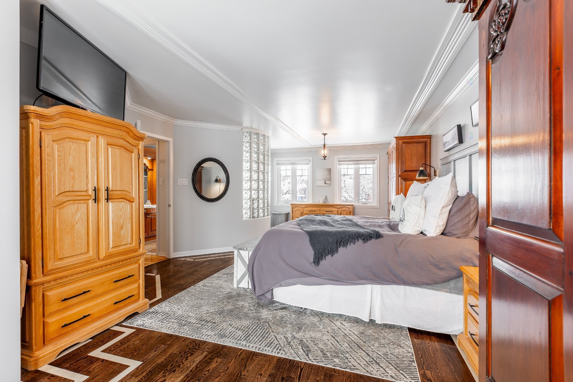 









24


Rue Amireault

,
L'Épiphanie,




QC
J5X2S2

