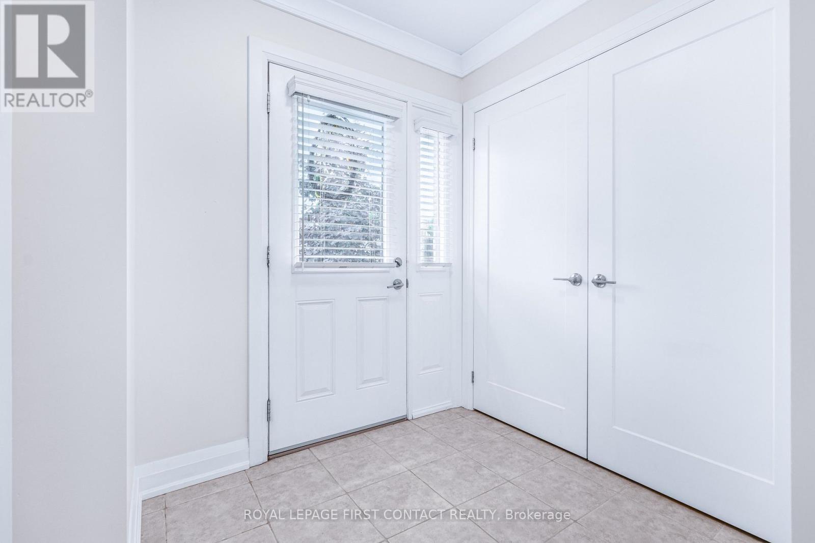 












4 - 29 MADELAINE DRIVE

,
Barrie,




Ontario
L9J0G8

