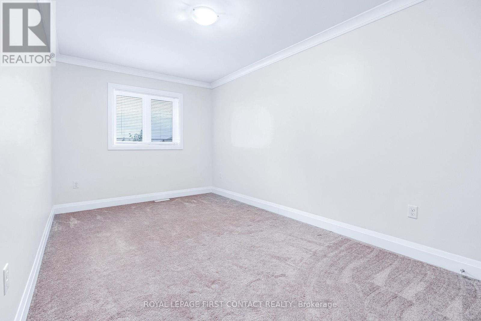 












4 - 29 MADELAINE DRIVE

,
Barrie,




Ontario
L9J0G8

