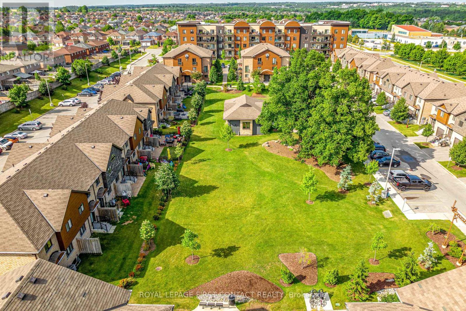 












4 - 29 MADELAINE DRIVE

,
Barrie,




Ontario
L9J0G8

