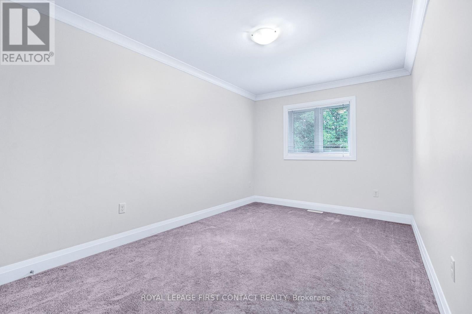 












4 - 29 MADELAINE DRIVE

,
Barrie,




Ontario
L9J0G8

