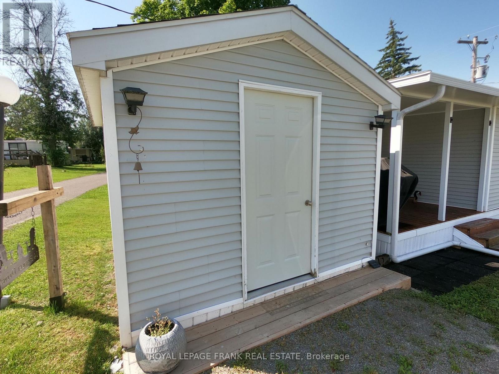 












14 PIONEER DRIVE

,
Otonabee-South Monaghan,




Ontario
K0L2G0

