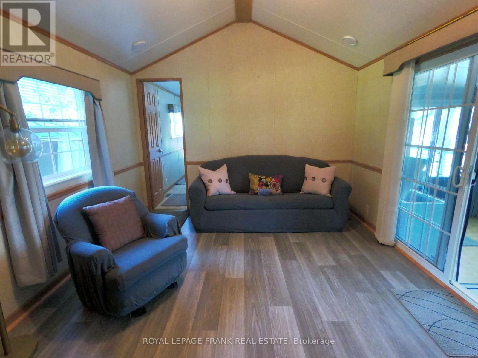 












14 PIONEER DRIVE

,
Otonabee-South Monaghan,




Ontario
K0L2G0

