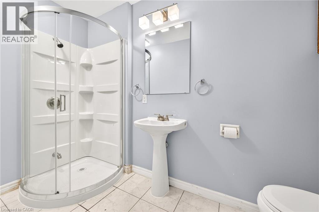 












27 TRIESTE Place

,
Hamilton,




Ontario
L9B2C3


