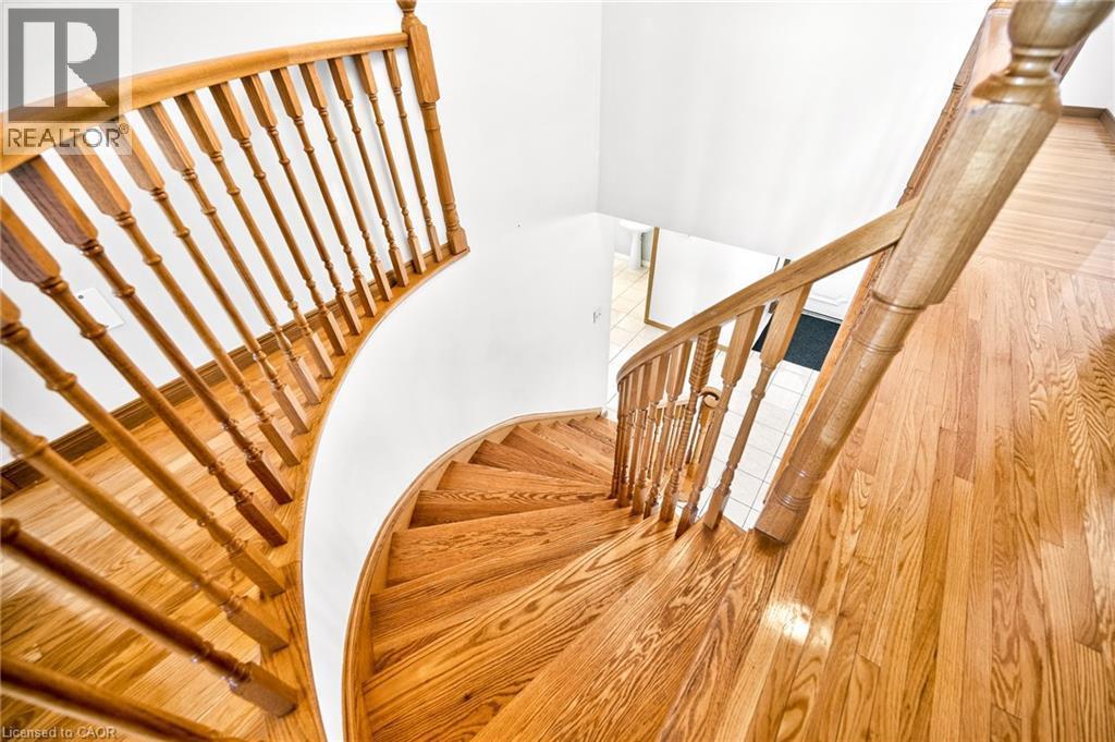 












27 TRIESTE Place

,
Hamilton,




Ontario
L9B2C3

