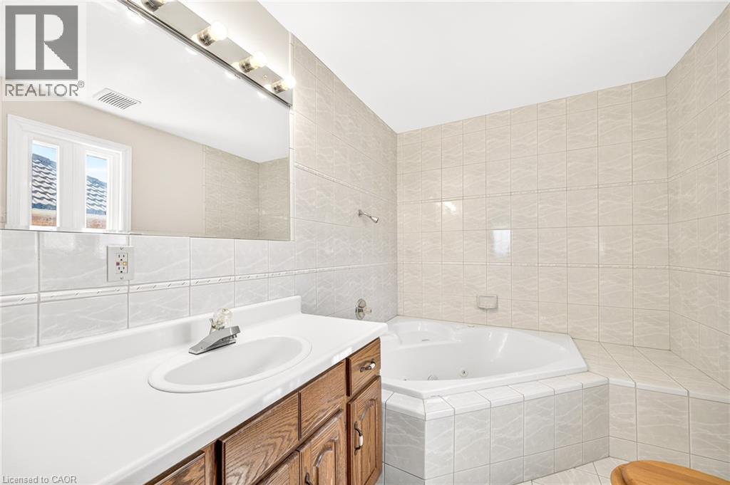 












27 TRIESTE Place

,
Hamilton,




Ontario
L9B2C3

