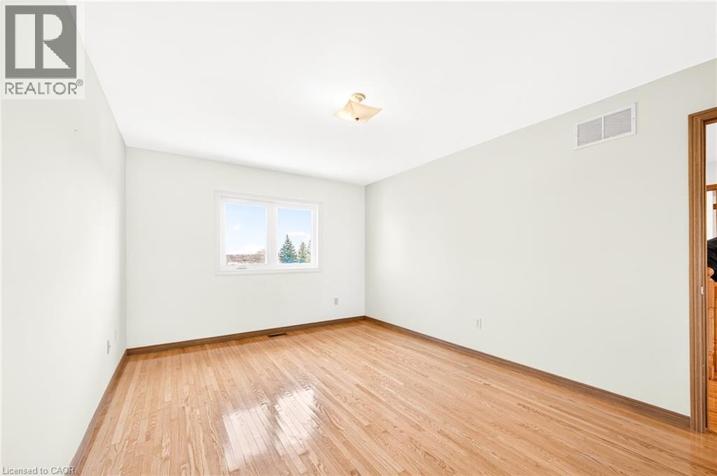 












27 TRIESTE Place

,
Hamilton,




Ontario
L9B2C3

