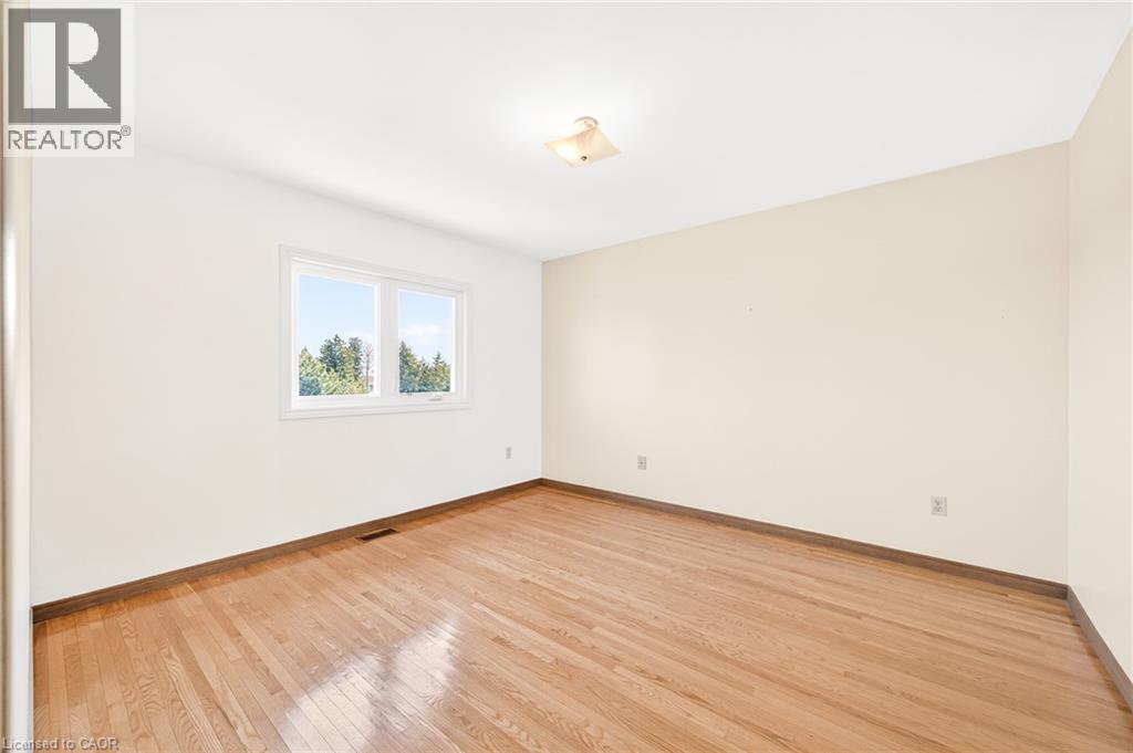 












27 TRIESTE Place

,
Hamilton,




Ontario
L9B2C3

