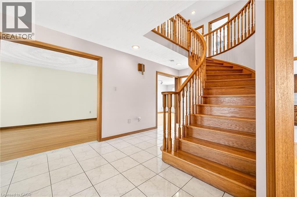 












27 TRIESTE Place

,
Hamilton,




Ontario
L9B2C3

