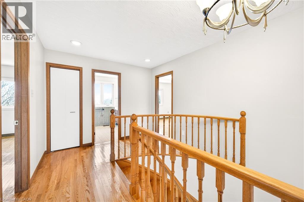 












27 TRIESTE Place

,
Hamilton,




Ontario
L9B2C3

