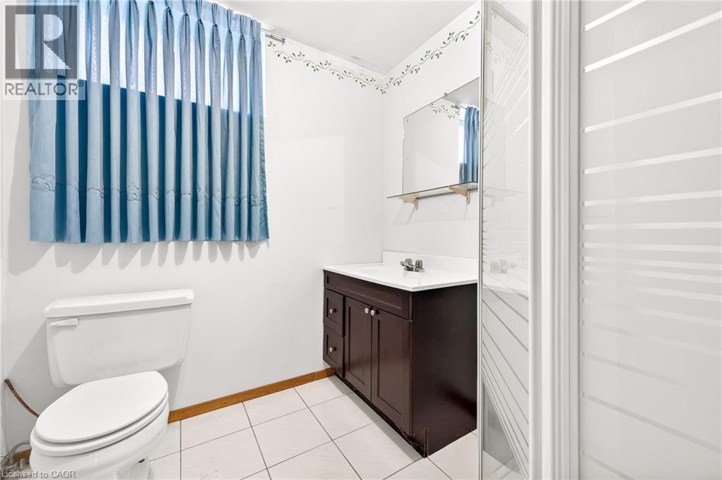 












27 TRIESTE Place

,
Hamilton,




Ontario
L9B2C3

