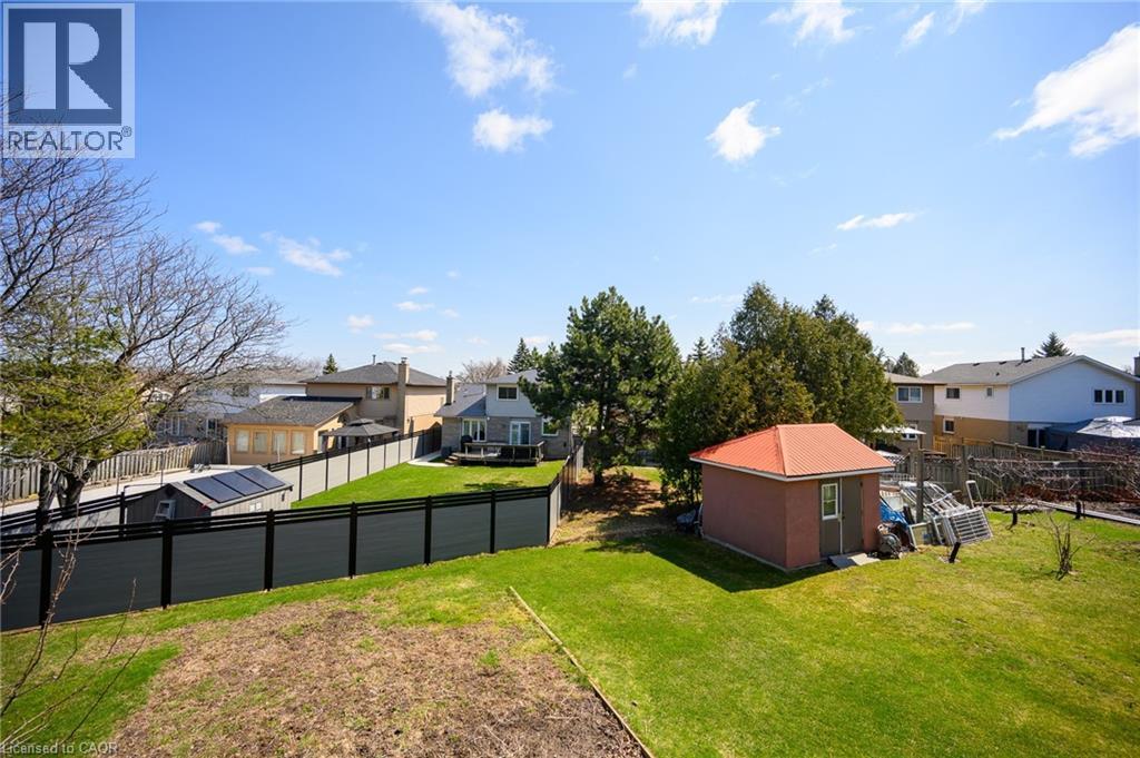 












27 TRIESTE Place

,
Hamilton,




Ontario
L9B2C3

