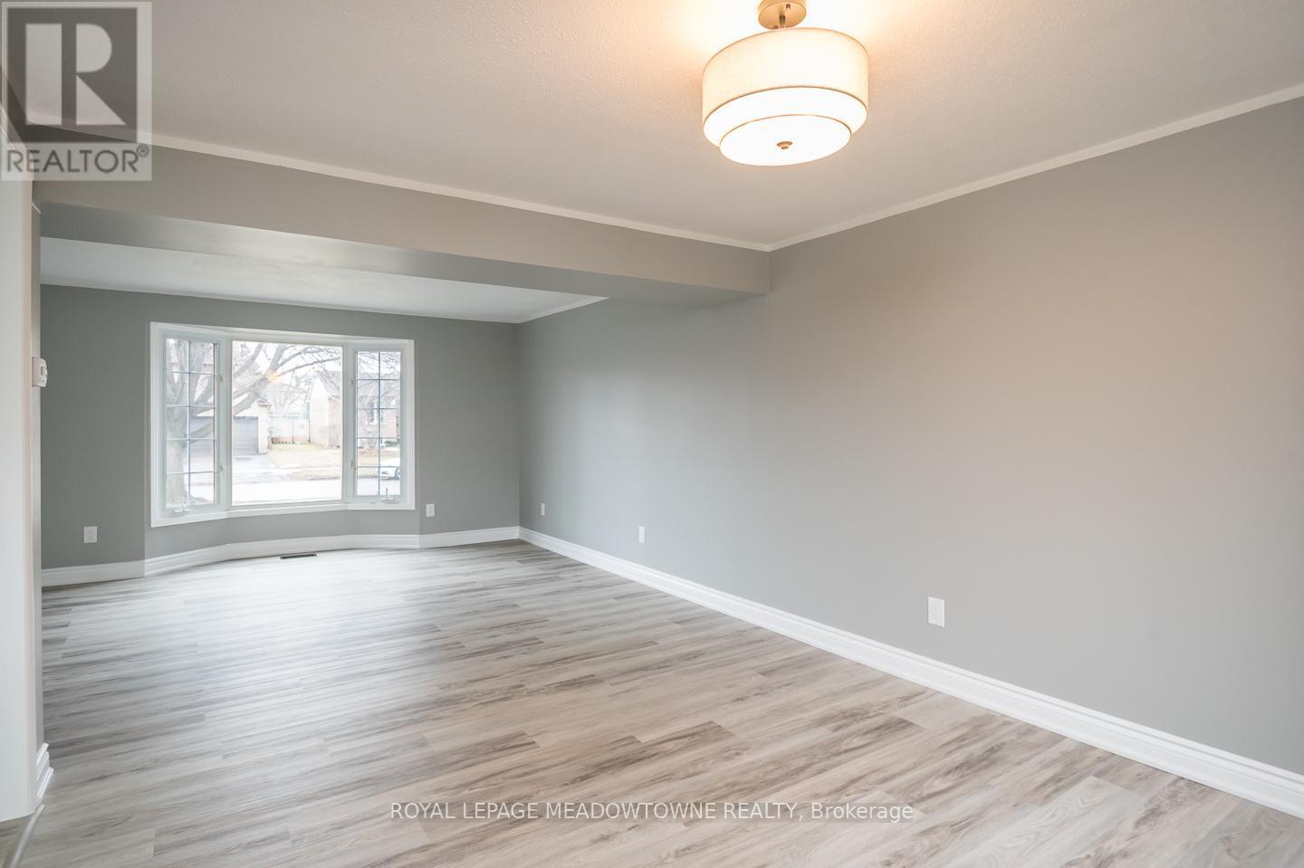 












877 ANDERSON AVENUE

,
Milton,




Ontario
L9T4Y5

