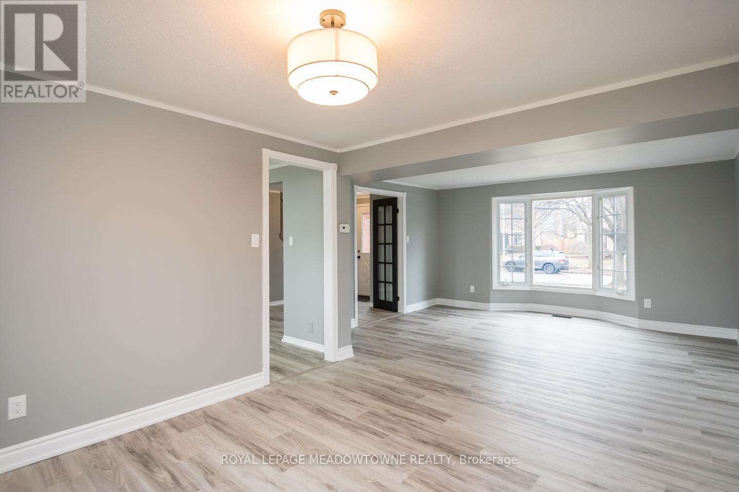 












877 ANDERSON AVENUE

,
Milton,




Ontario
L9T4Y5

