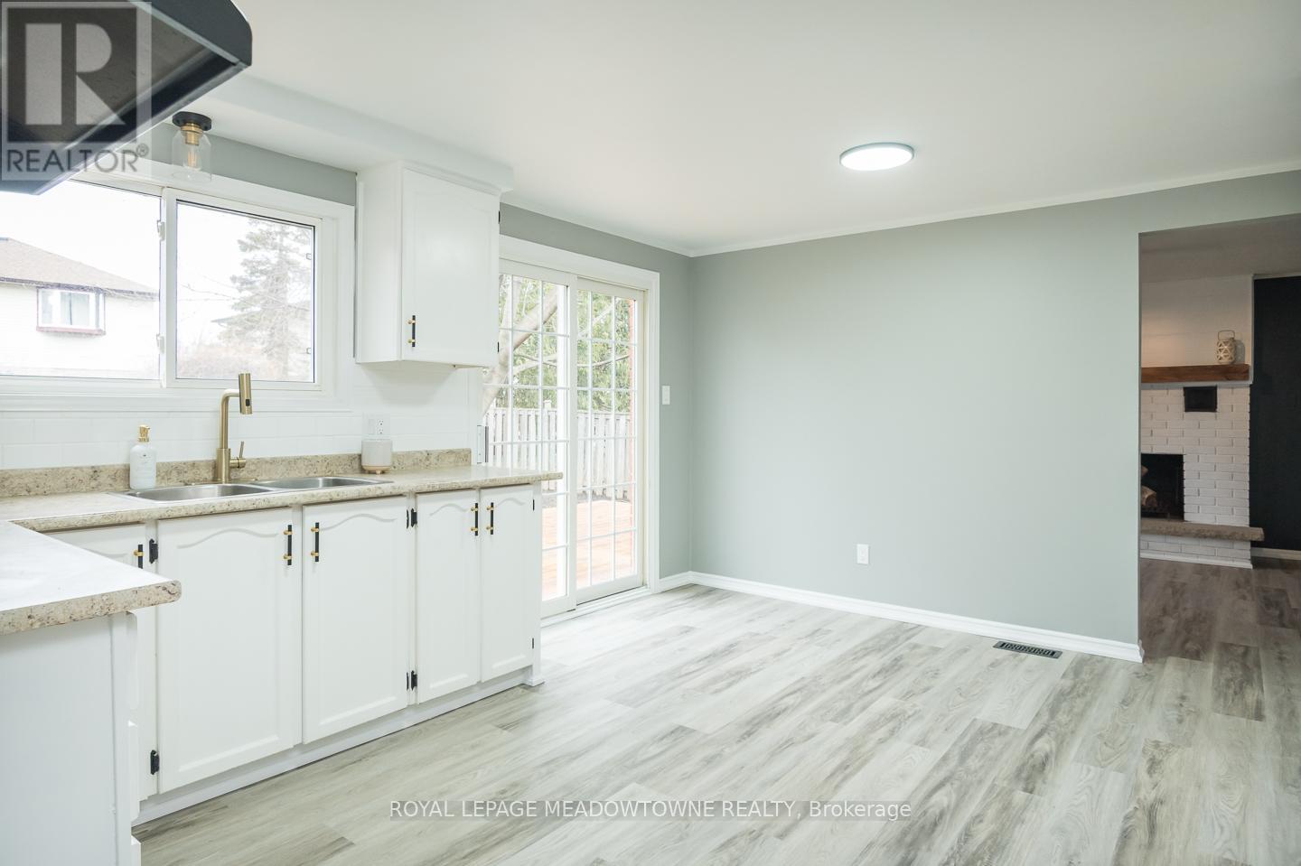 












877 ANDERSON AVENUE

,
Milton,




Ontario
L9T4Y5

