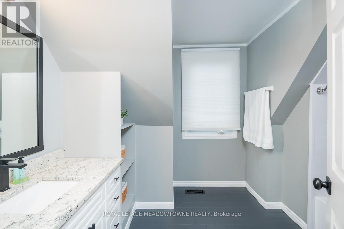 












877 ANDERSON AVENUE

,
Milton,




Ontario
L9T4Y5

