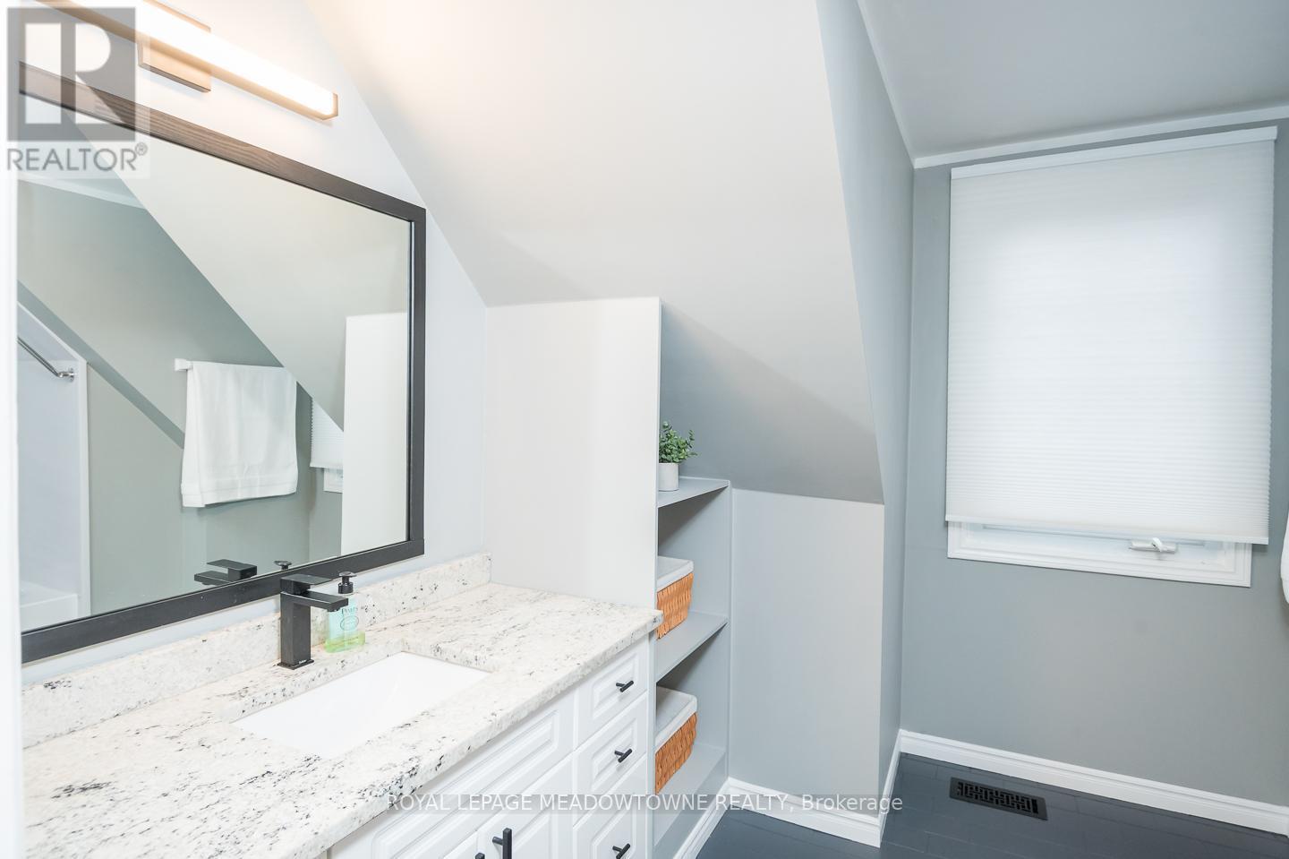 












877 ANDERSON AVENUE

,
Milton,




Ontario
L9T4Y5

