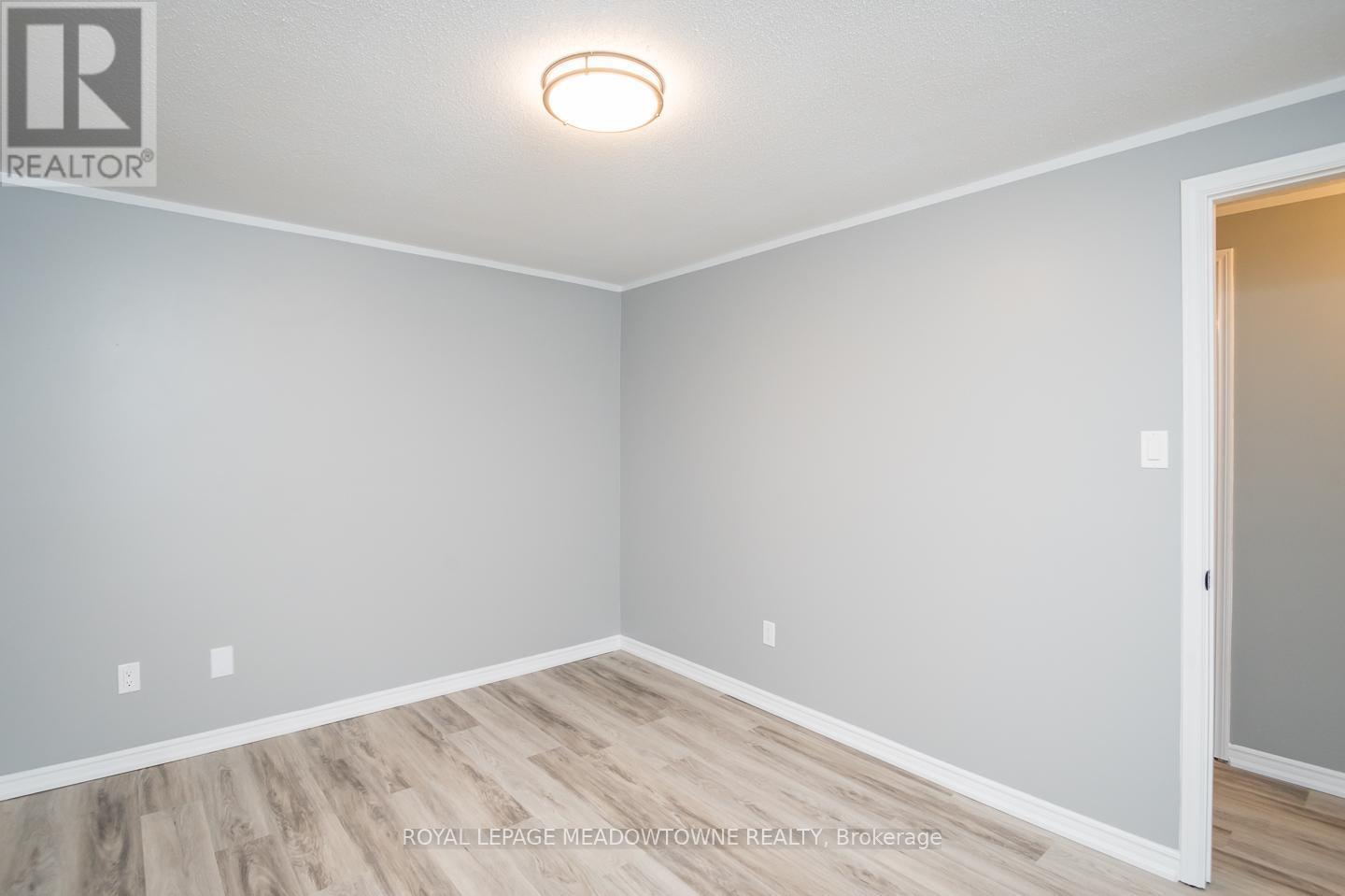 












877 ANDERSON AVENUE

,
Milton,




Ontario
L9T4Y5

