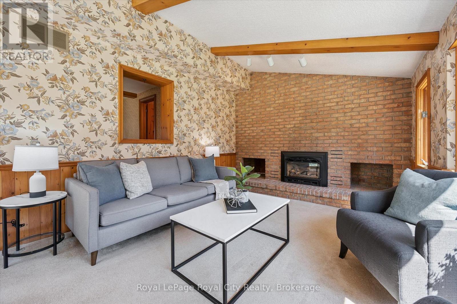 












67 WOODSIDE ROAD

,
Guelph (Dovercliffe Park/Old University),




Ontario
N1G2H1

