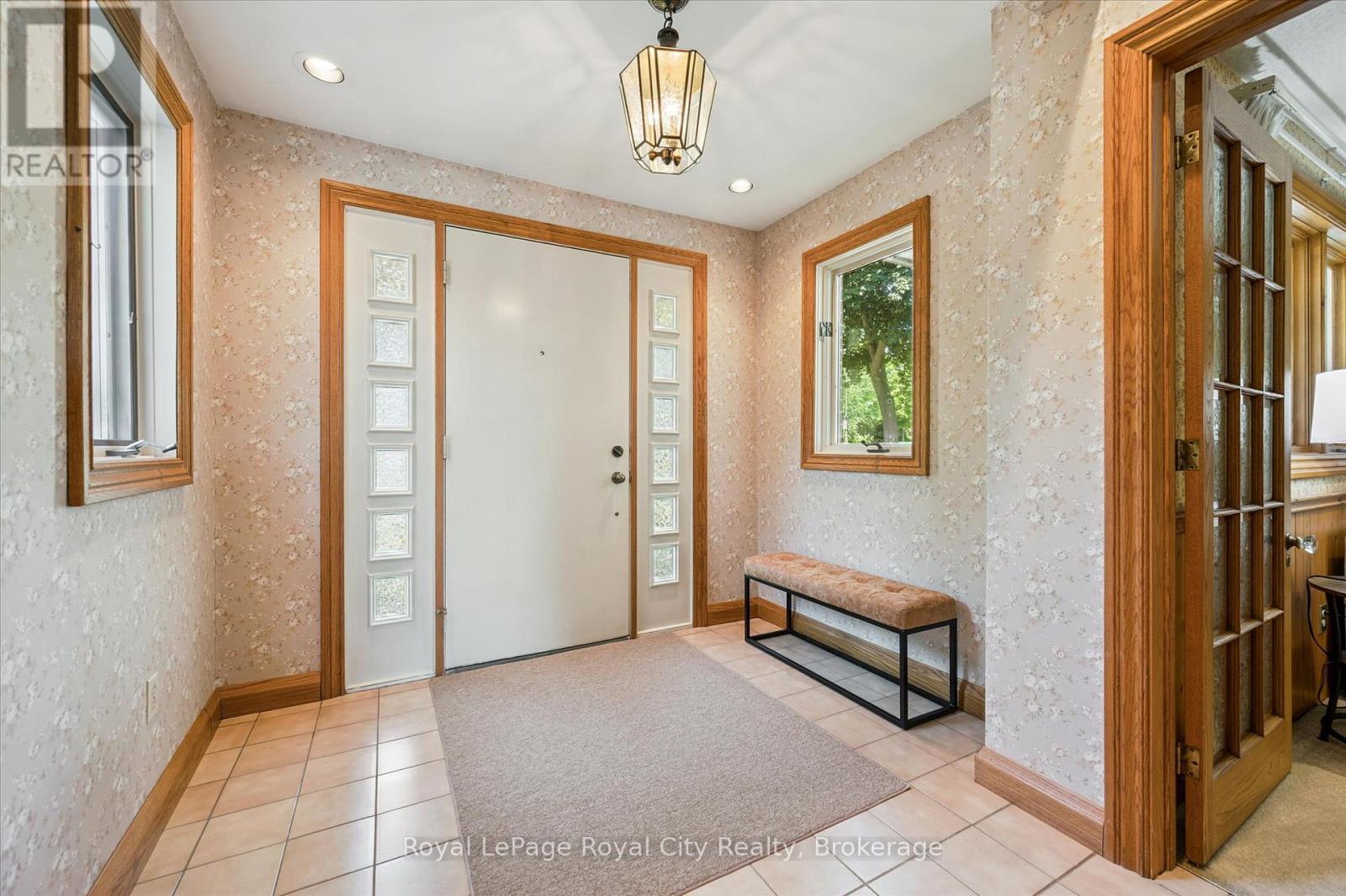 












67 WOODSIDE ROAD

,
Guelph (Dovercliffe Park/Old University),




Ontario
N1G2H1

