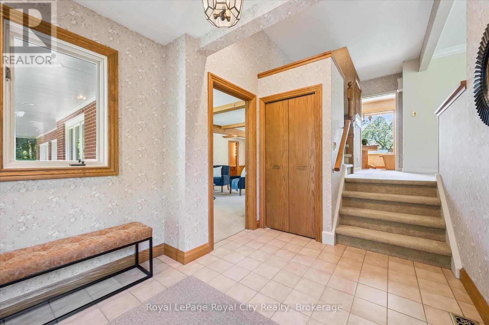 












67 WOODSIDE ROAD

,
Guelph (Dovercliffe Park/Old University),




Ontario
N1G2H1

