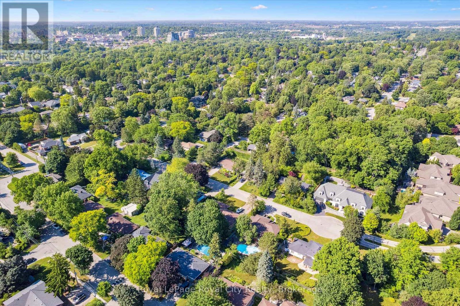 












67 WOODSIDE ROAD

,
Guelph (Dovercliffe Park/Old University),




Ontario
N1G2H1

