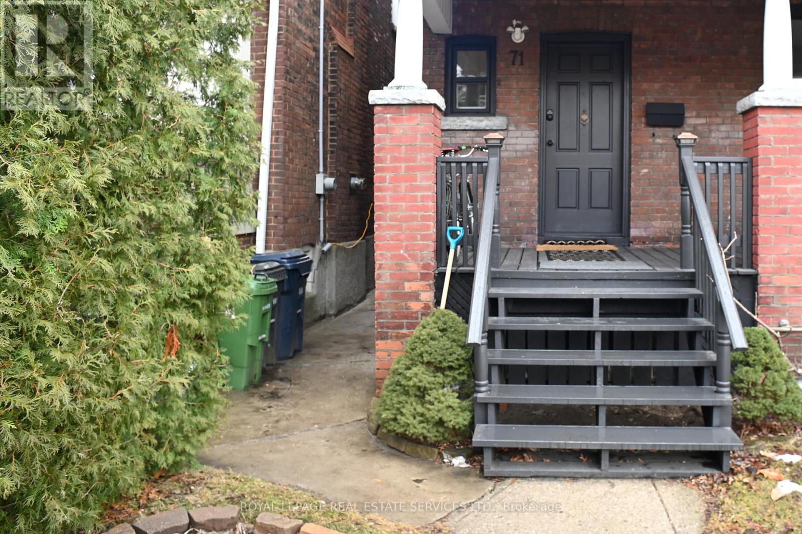 












BASEMENT - 71 VERNON STREET

,
Toronto,




Ontario
M6P1S9

