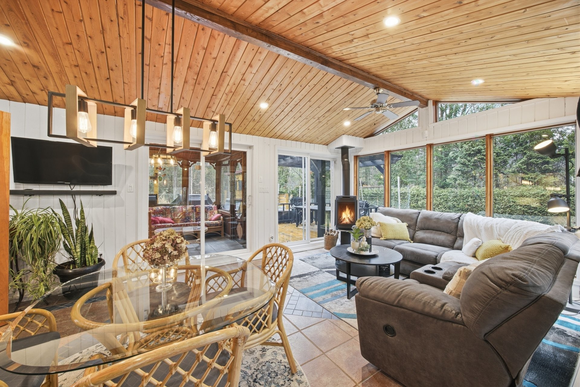 









2155


Grand Rang

,
Saint-Charles-sur-Richelieu,




QC
J0H2G0

