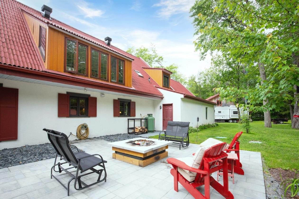 









2155


Grand Rang

,
Saint-Charles-sur-Richelieu,




QC
J0H2G0

