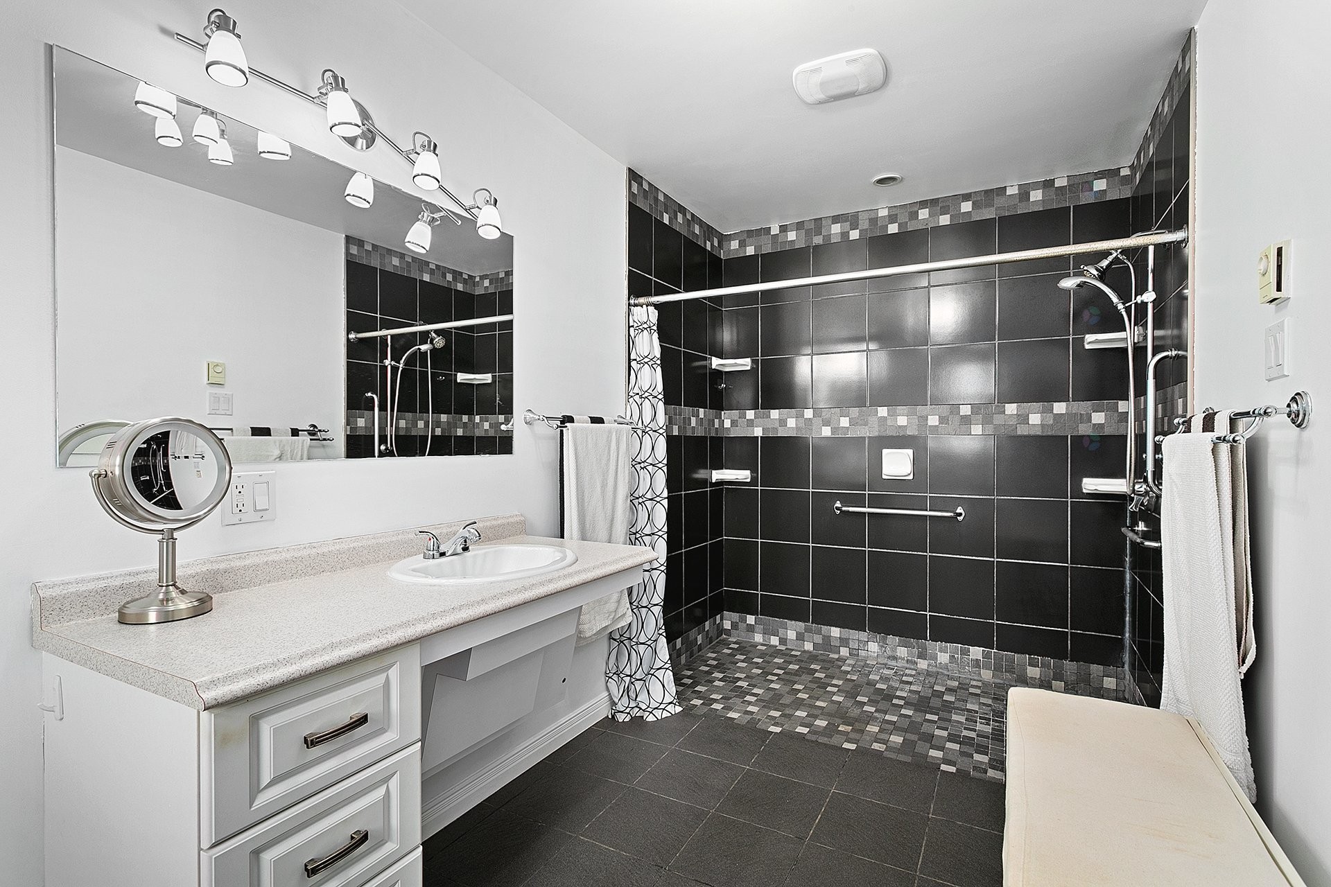 









75


Ch. Laforest

,
Litchfield,




QC
J0X1K0

