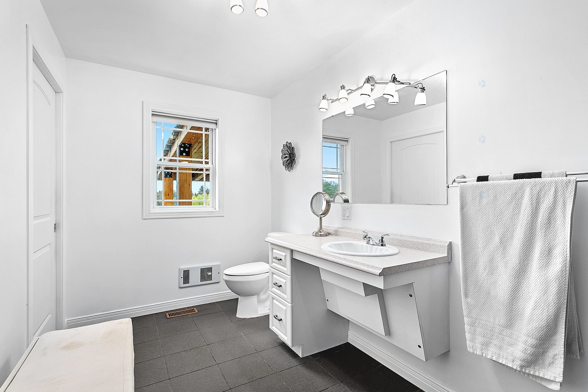 









75


Ch. Laforest

,
Litchfield,




QC
J0X1K0

