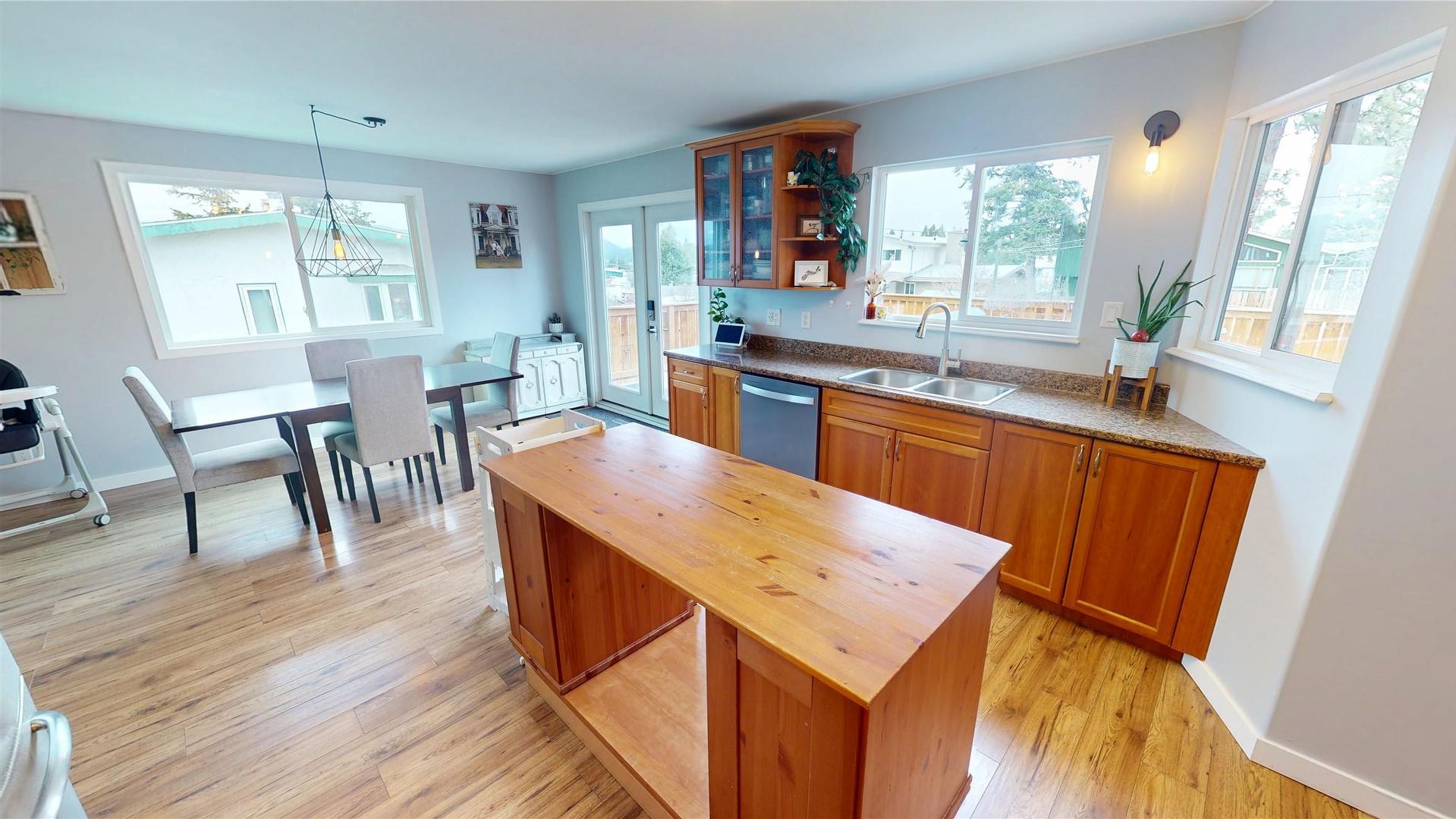 









2620


3rd

Street,
Cranbrook,




BC
V1C 1G5


